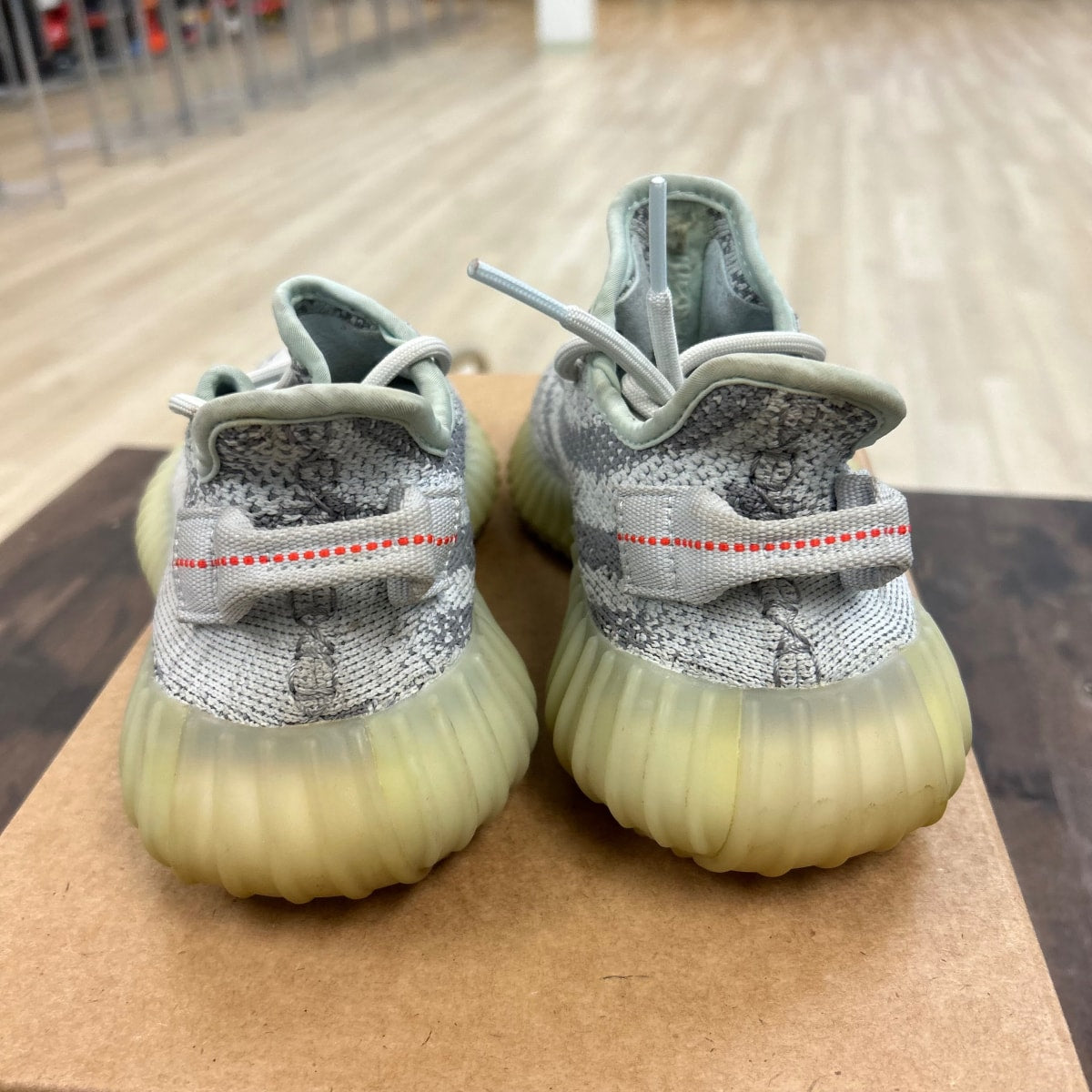 adidas Yeezy Boost 350 V2 Blue Tint Size 4 (Pre-Owned) - Image 4