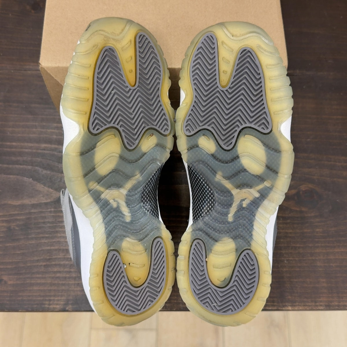 Jordan 11 Retro Low Cool Grey (GS) Size 5.5Y (Pre-Owned) - Image 8