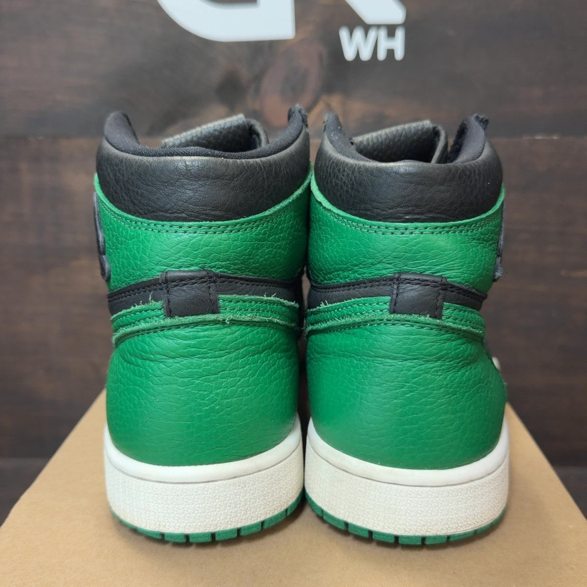 Jordan 1 Retro High Pine Green Black Size 9 (Pre-Owned) - Image 4