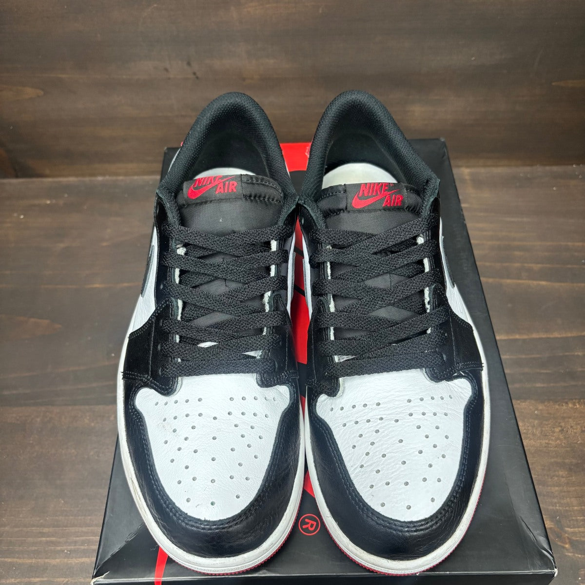 Jordan 1 Retro Low OG Black Toe (2023) Size 10 (Pre-Owned)