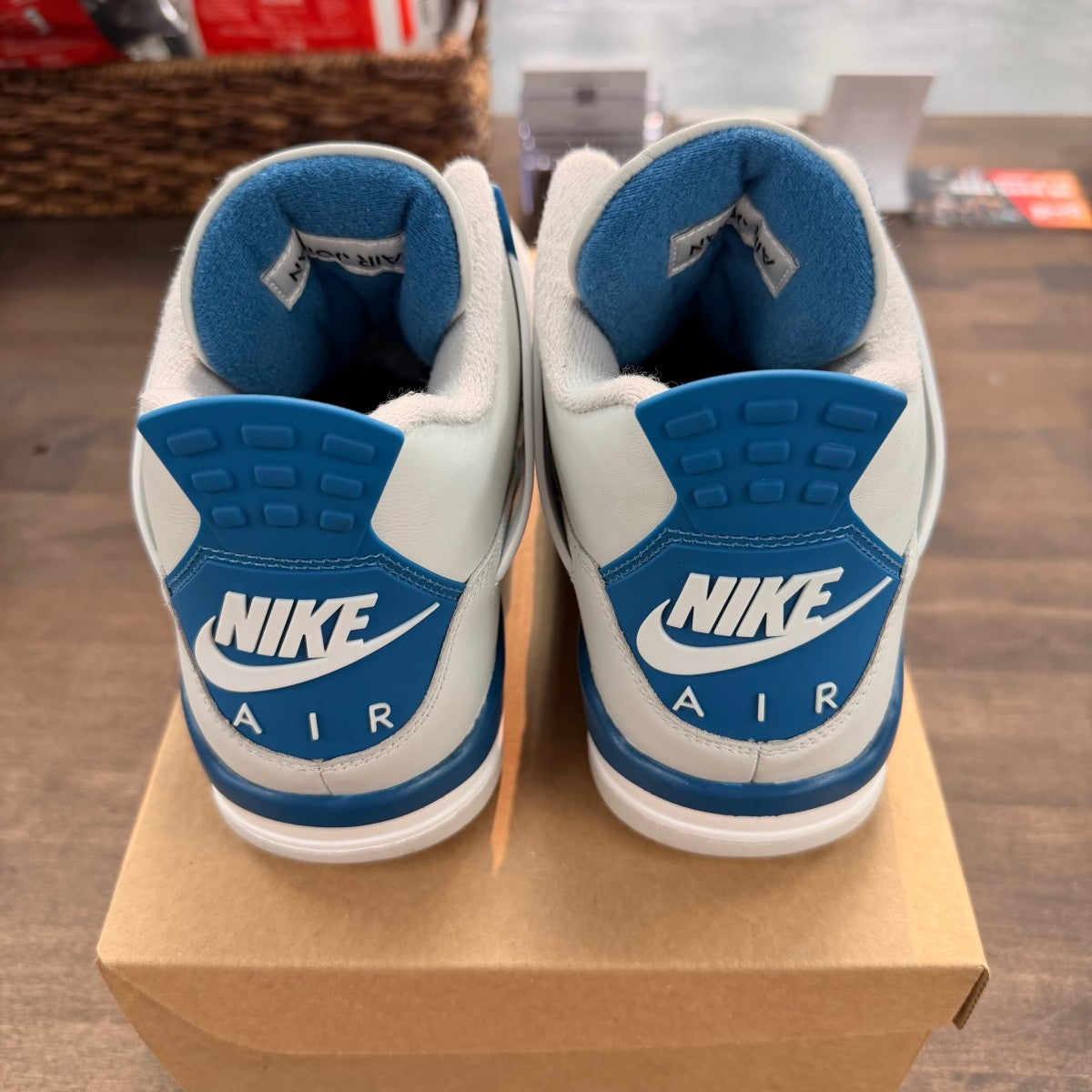 Jordan 4 Retro Military Blue (2024) Size 10.5 (Pre-Owned) - Image 4