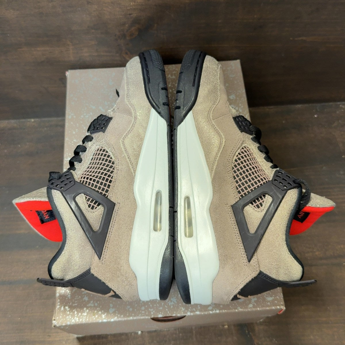 Jordan 4 Retro Taupe Haze Size 9.5 (Pre-Owned)