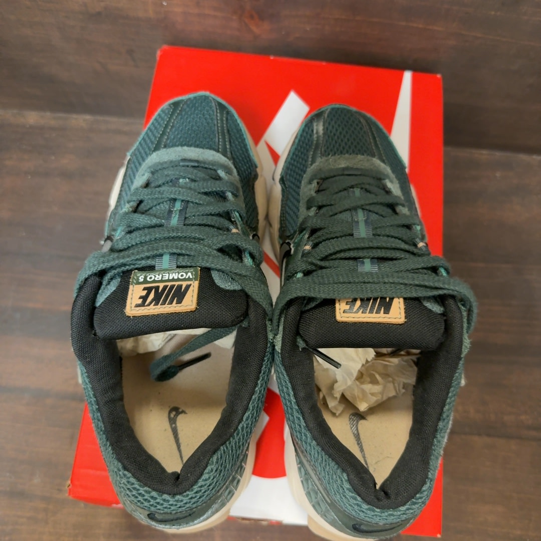 Nike Zoom Vomero 5 Vintage Green Light Orewood Brown Hemp Chrome (Women's) Size 9W (Pre-Owned)