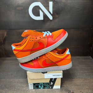 Nike SB Dunk Low Gamma Orange Size 8 (Pre-Owned) - front