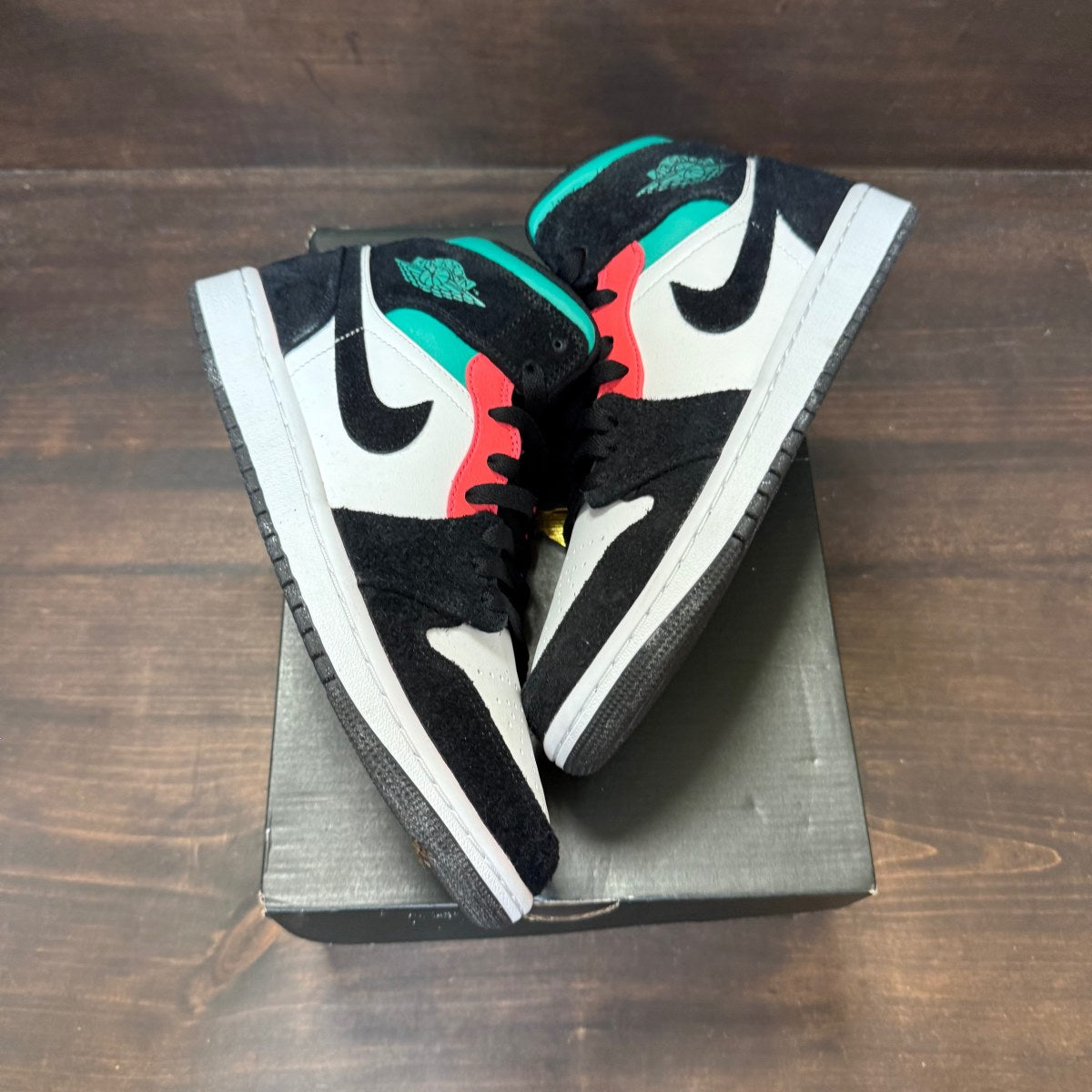 Jordan 1 Mid SE South Beach - Image 2