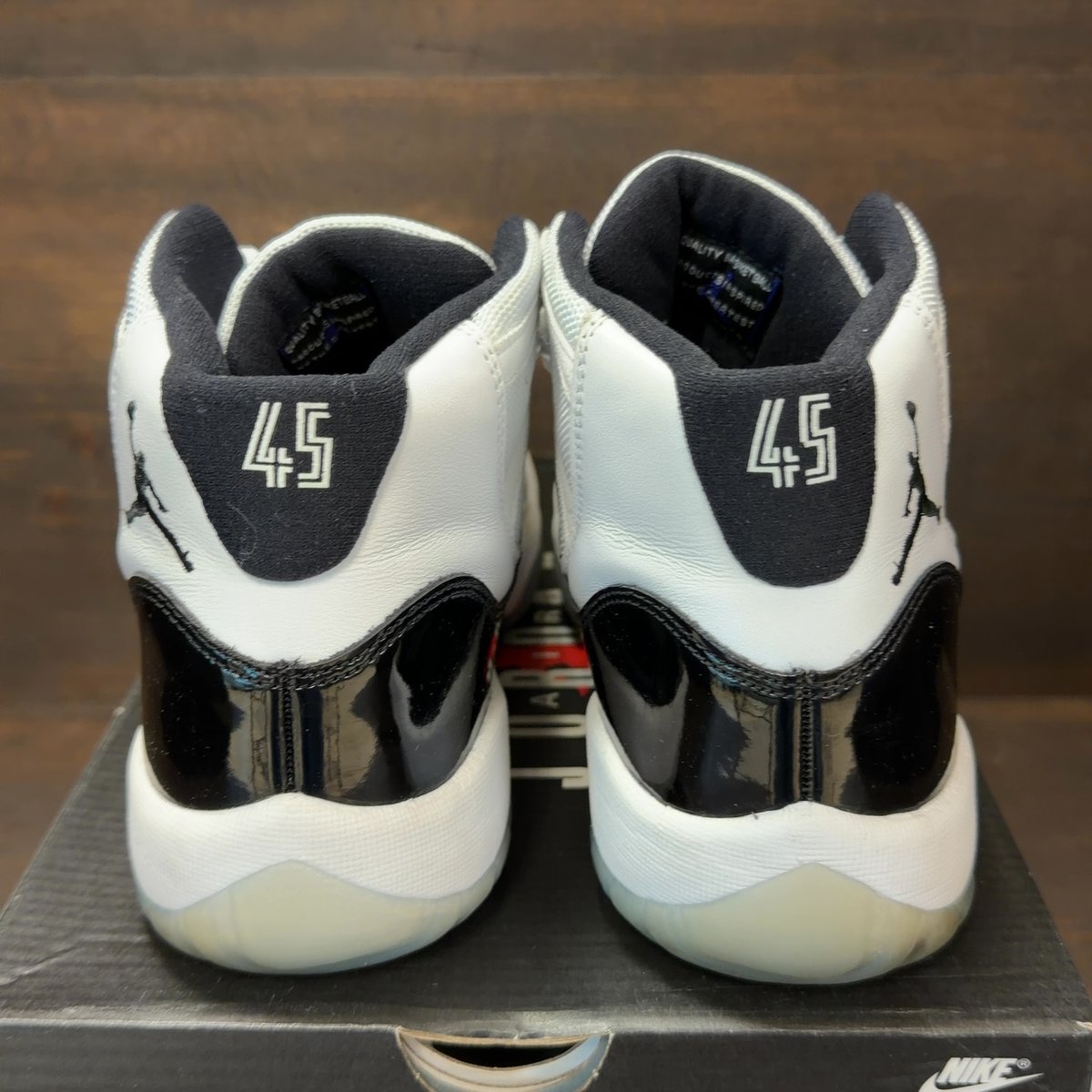Jordan 11 Retro Concord (2018) (GS) Size 7Y (Pre-Owned) - aux