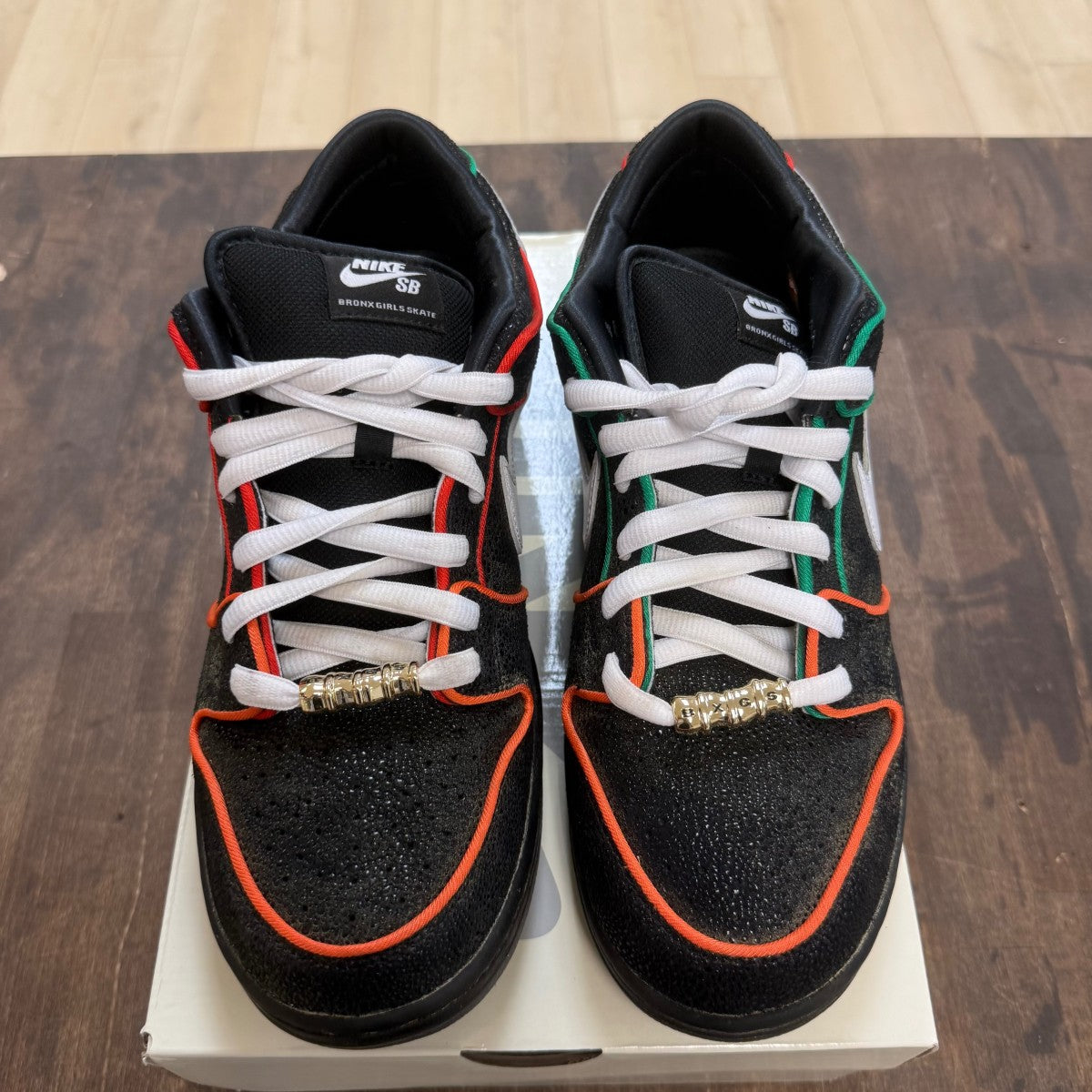Nike SB Dunk Low Bronx Girls Skate - Image 2
