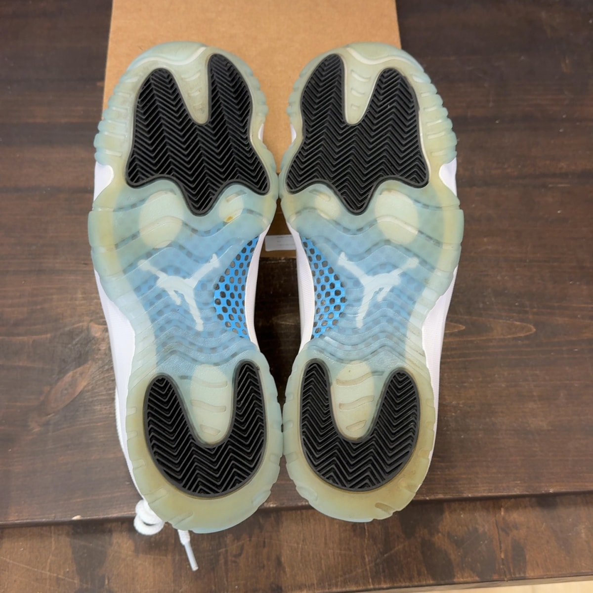 Jordan 11 Retro Legend Blue (2024) Size 11 (Pre-Owned) - Image 8