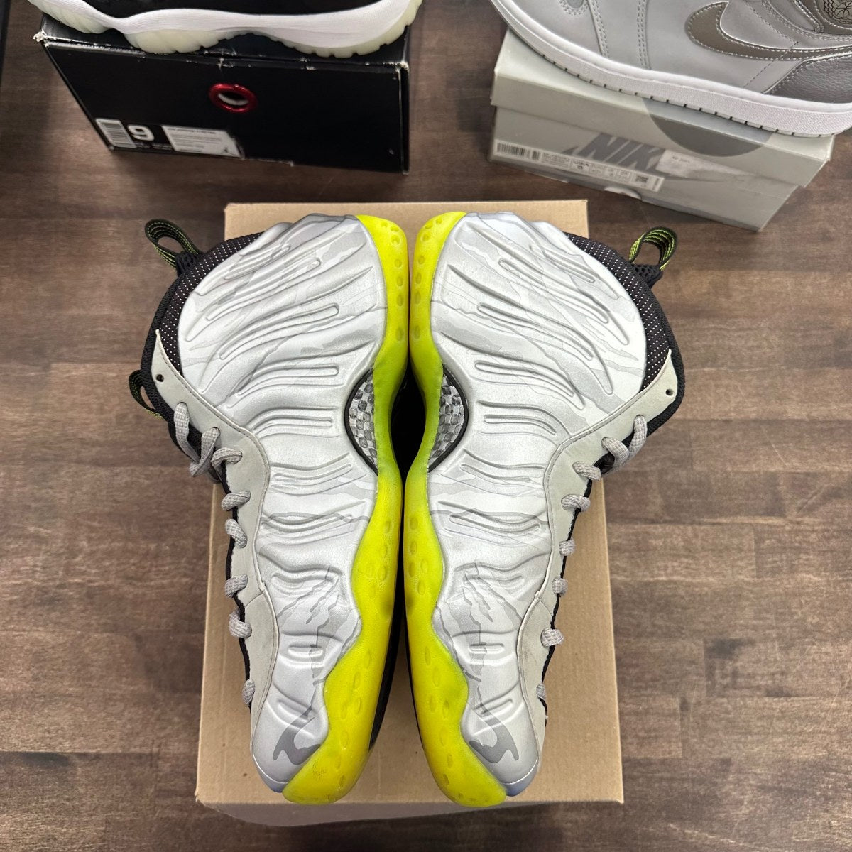 Nike Air Foamposite One Silver Volt Camo Size 10 (Pre-Owned) - Image 3