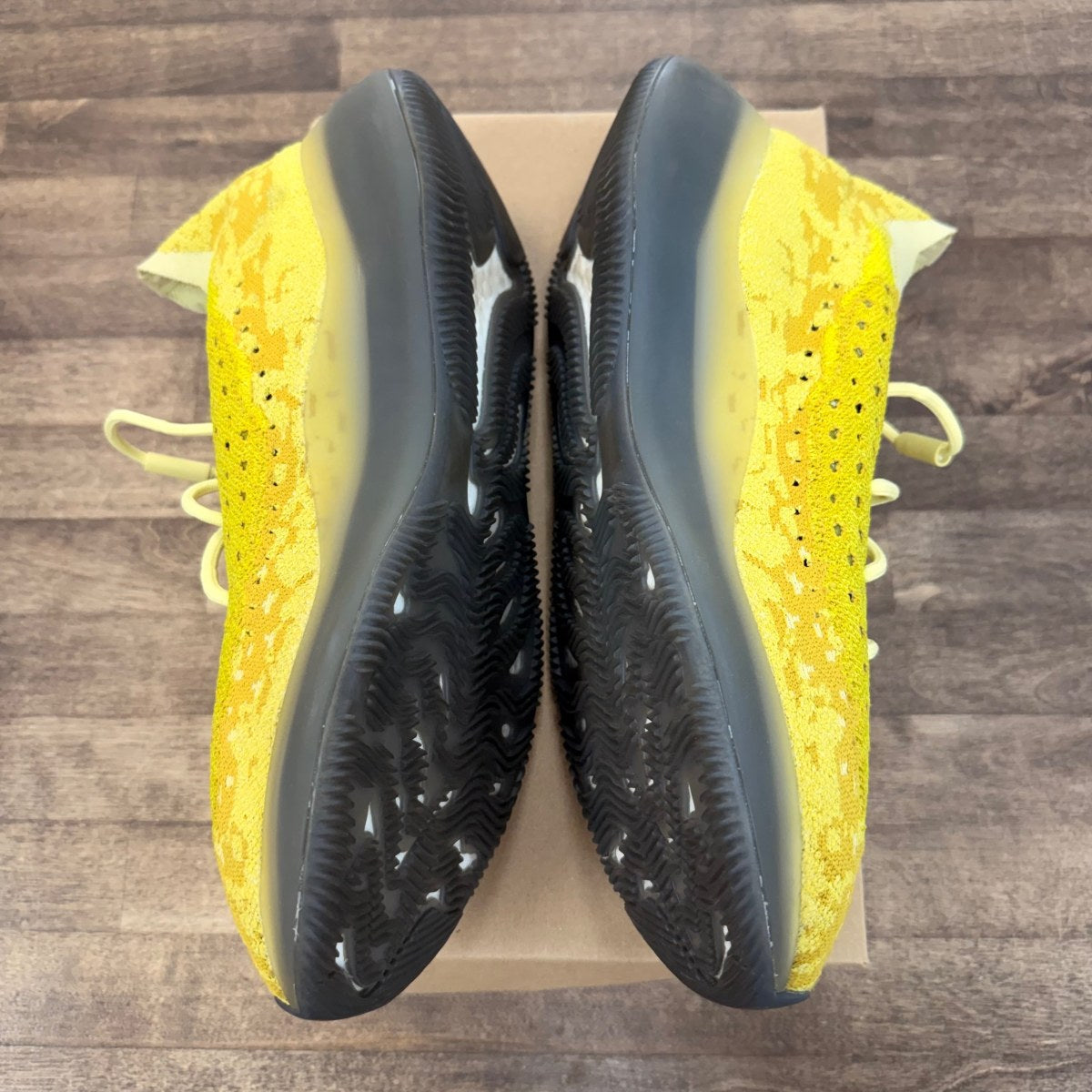 adidas Yeezy Boost 380 Hylte Size 14.5 (Pre-Owned) - Image 4