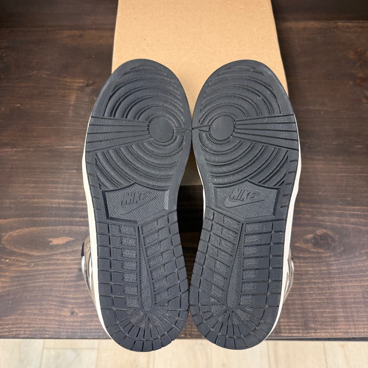 Jordan 1 Retro High Dark Mocha Size 10 (Pre-Owned) - Image 6