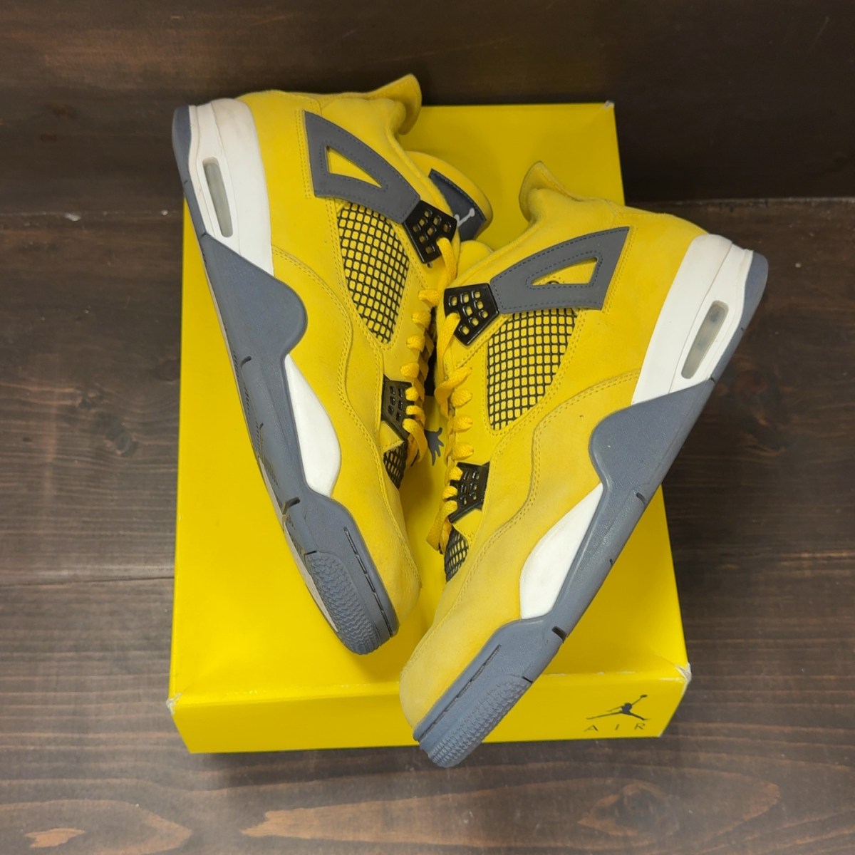 Jordan 4 Retro Lightning (2021) - Image 2