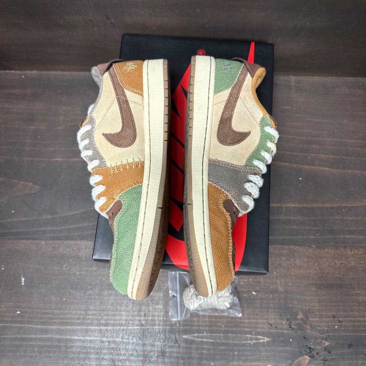 Jordan 1 Retro Low OG Zion Williamson Voodoo Size 8 (Pre-Owned) - side