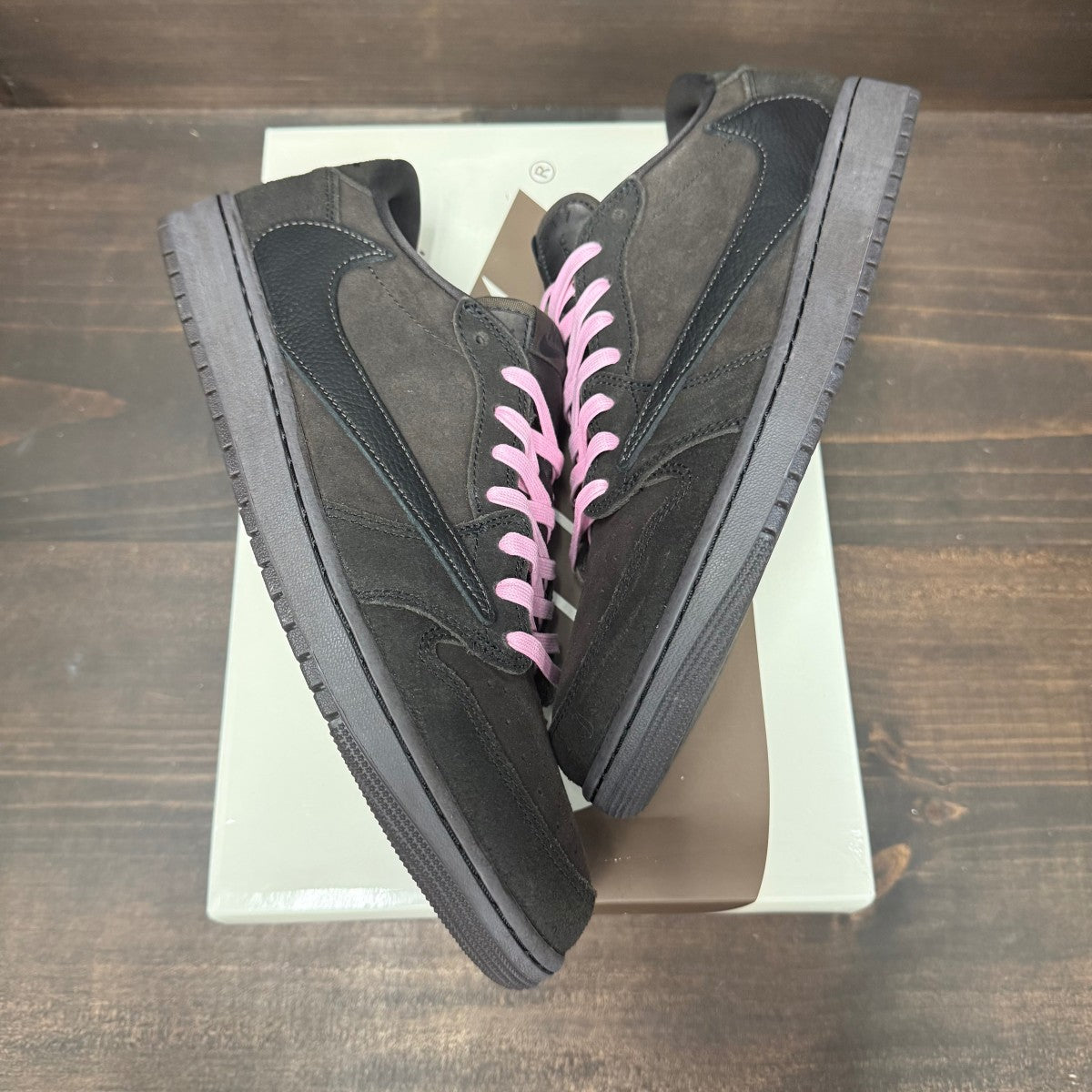 Jordan 1 Retro Low OG SP Travis Scott Velvet Brown - Image 2