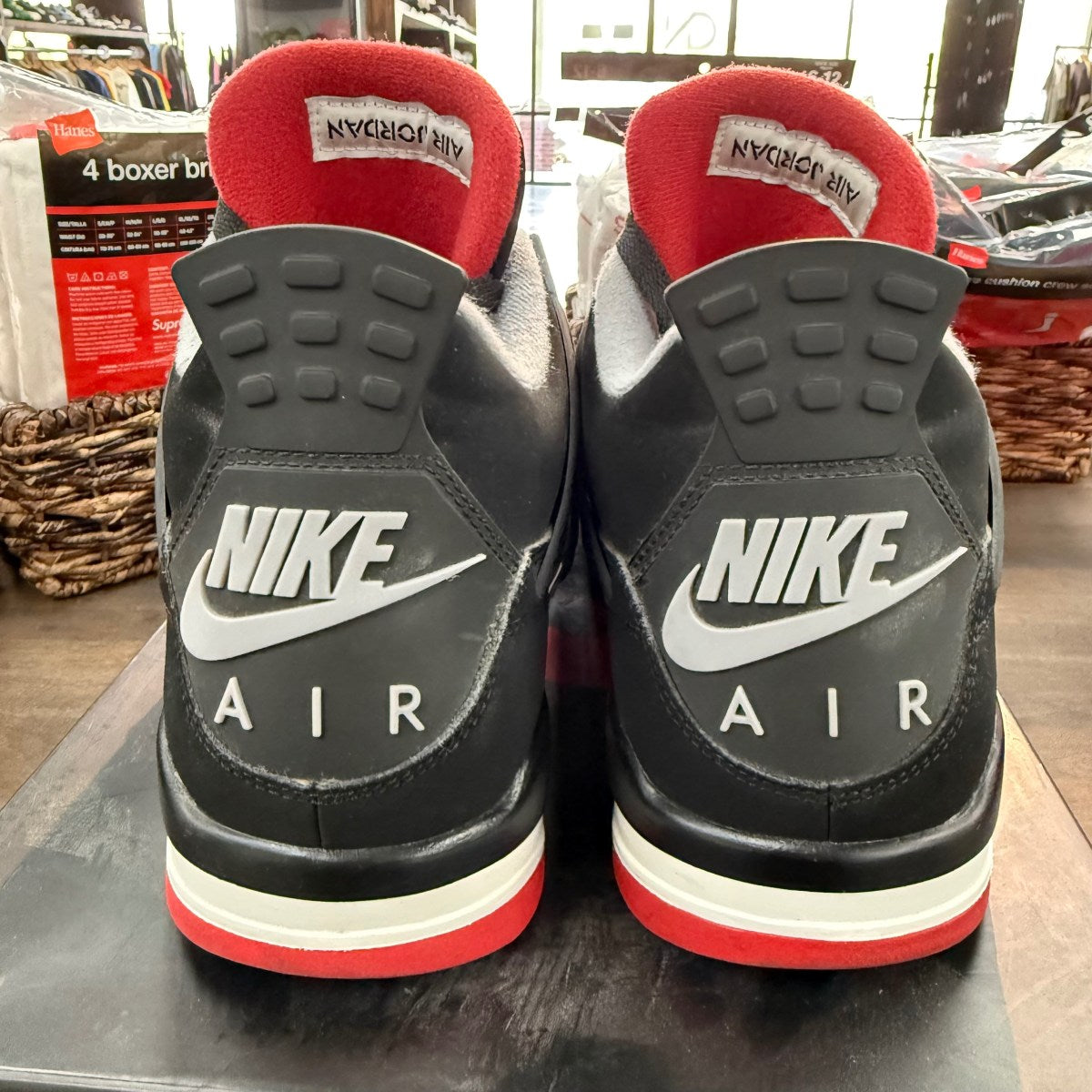 Jordan 4 Retro Bred (2019) - Image 4