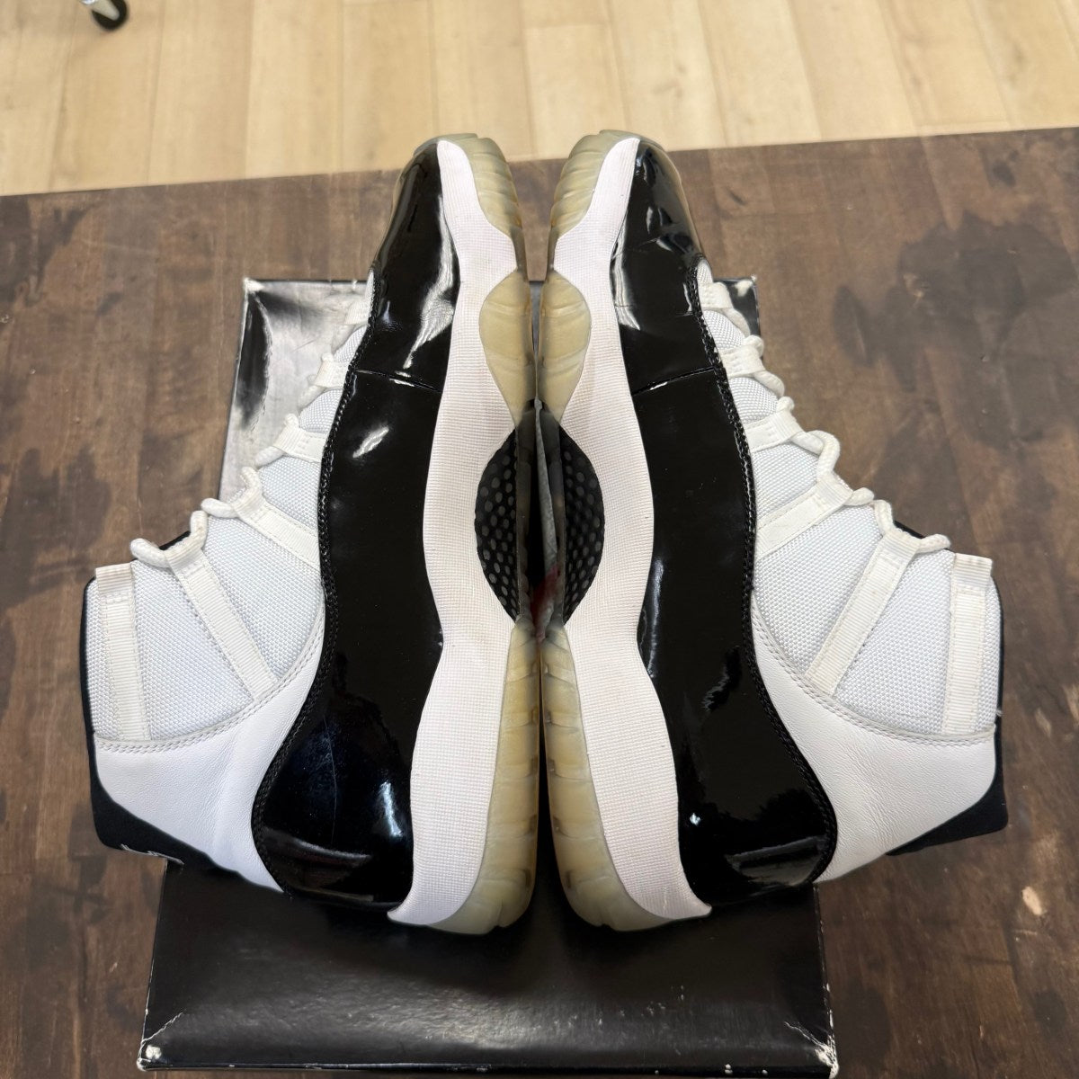 Jordan 11 Retro Concord (2018) - Image 4