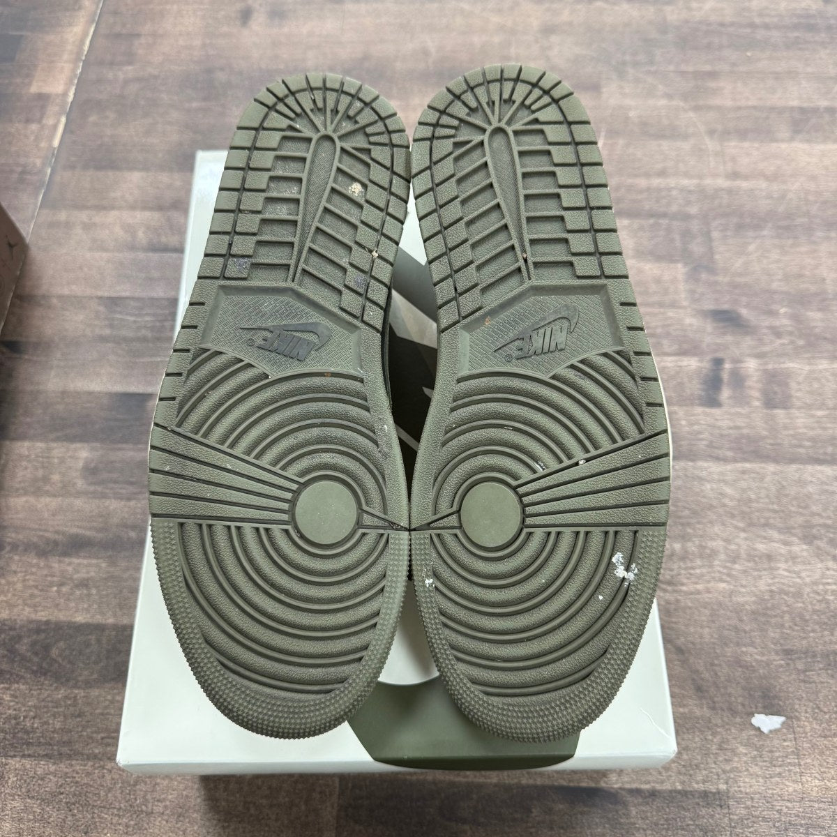 Jordan 1 Retro Low OG SP Travis Scott Olive (Women's) - Image 5
