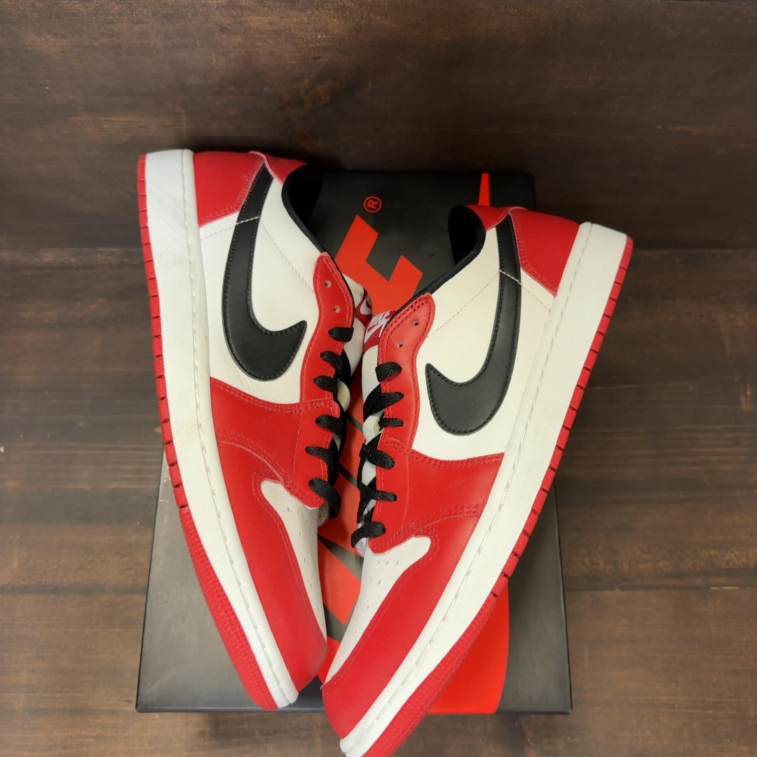 Jordan 1 Retro Low OG Chicago (2025) - Image 2