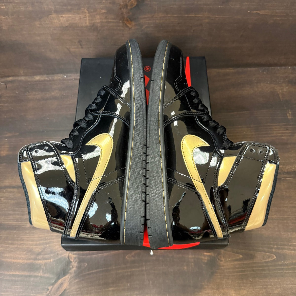 Jordan 1 Retro High Black Metallic Gold (2020) - Image 4