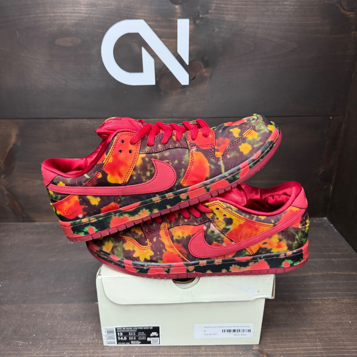 Nike SB Dunk Low The Wizard of Oz Poppy Field - Image 1