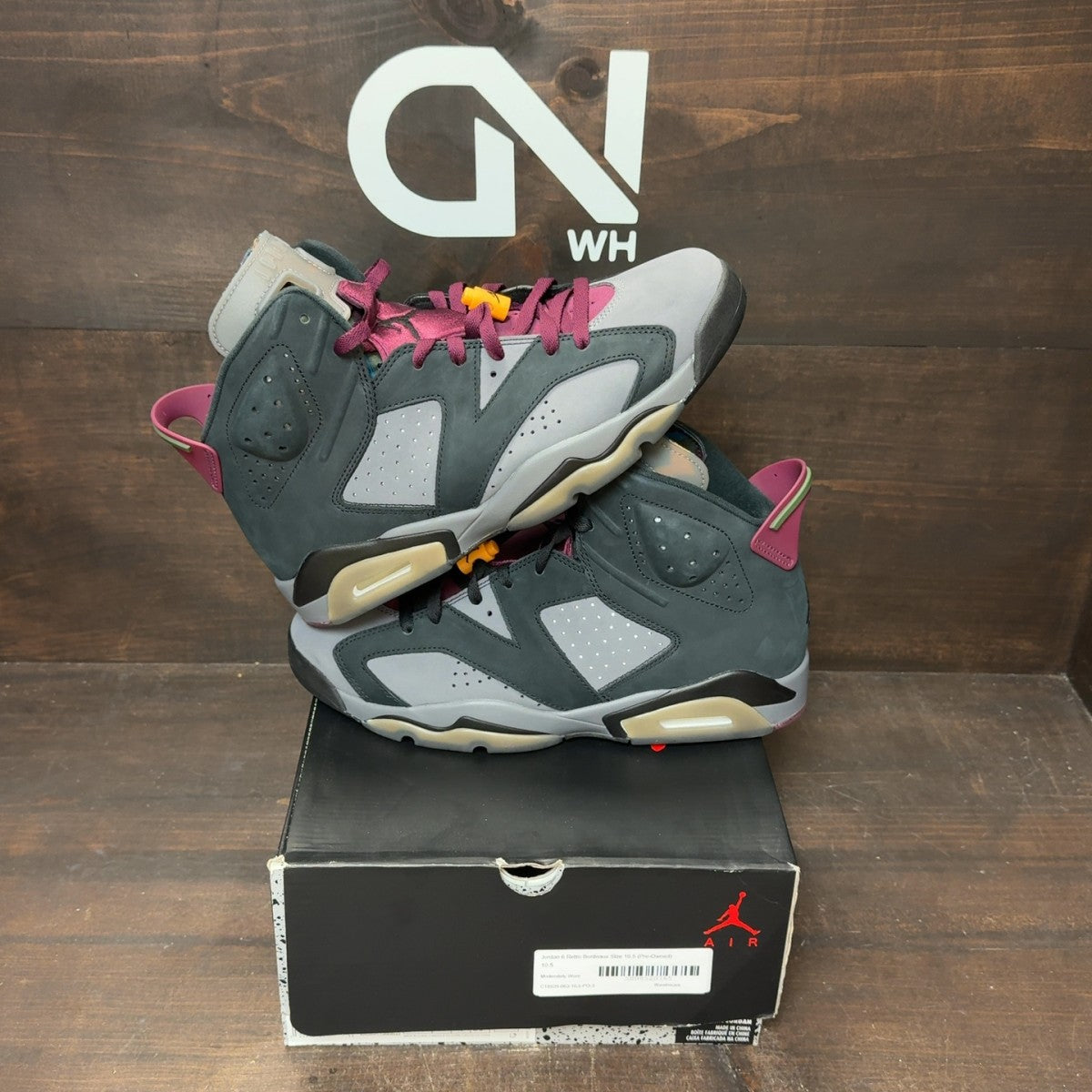 Jordan 6 Retro Bordeaux Size 10.5 (Pre-Owned) - front