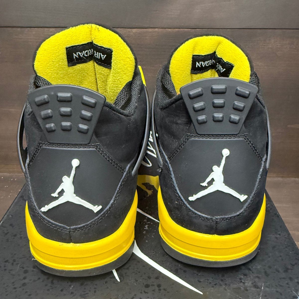 Jordan 4 Retro Thunder (2023) - Image 5