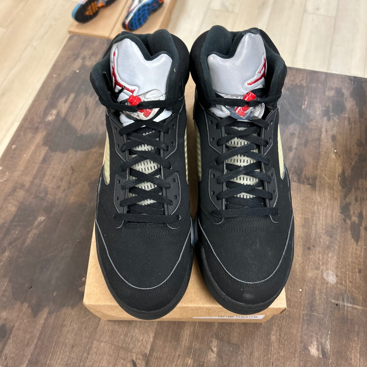 Jordan 5 Retro Black Metallic (2016) Size 13 (Pre-Owned) - Image 2