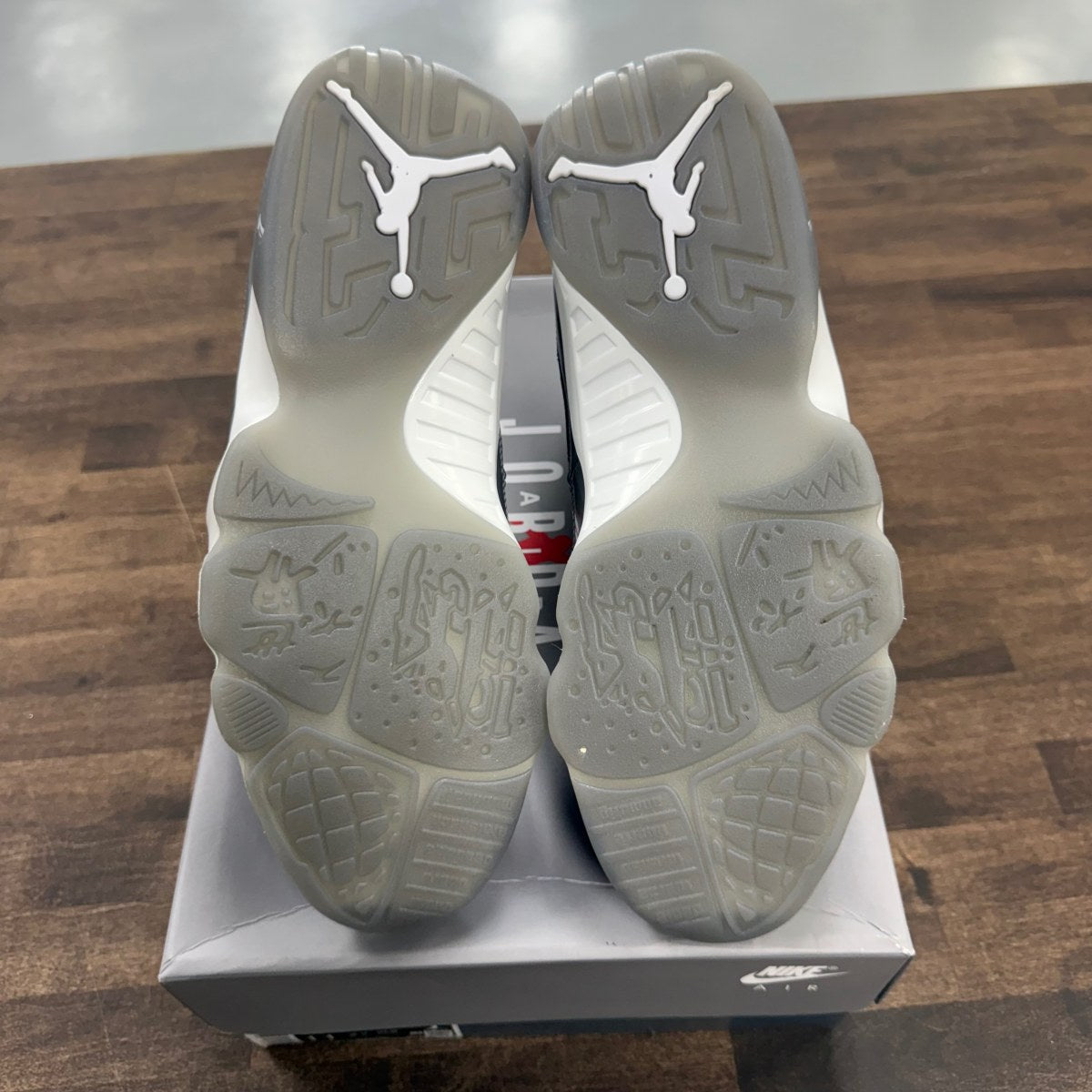 Jordan 9 Retro Cool Grey (2025) Size 11 (Pre-Owned) - Image 5