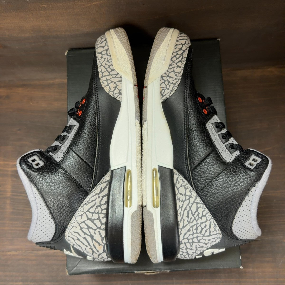 Jordan 3 Retro Black Cement (2018) (GS) Size 7Y (Pre-Owned) - Image 5