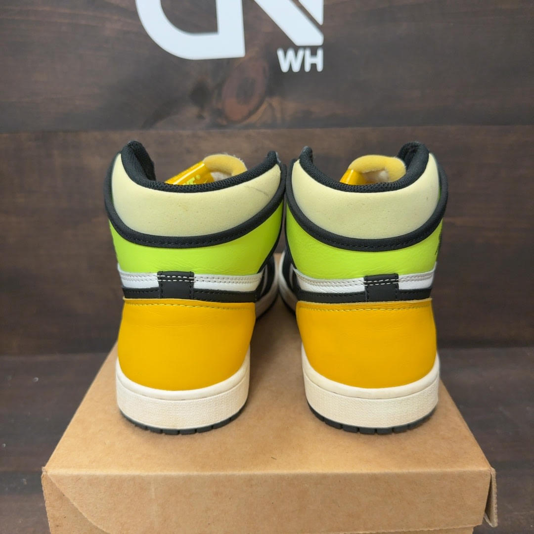 Jordan 1 Retro High White Black Volt University Gold Size 8 (Pre-Owned) - Image 4