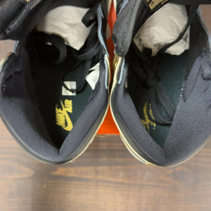 Jordan 1 Retro High OG Black Metallic Gold Size 11 - aux