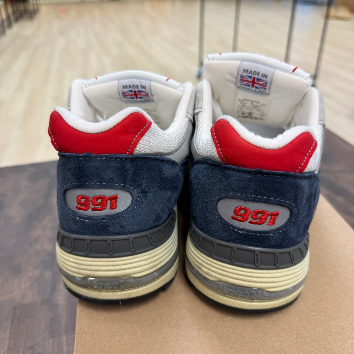 New Balance 991 Grey Navy Red Size 9.5 (Pre-Owned) - Image 4