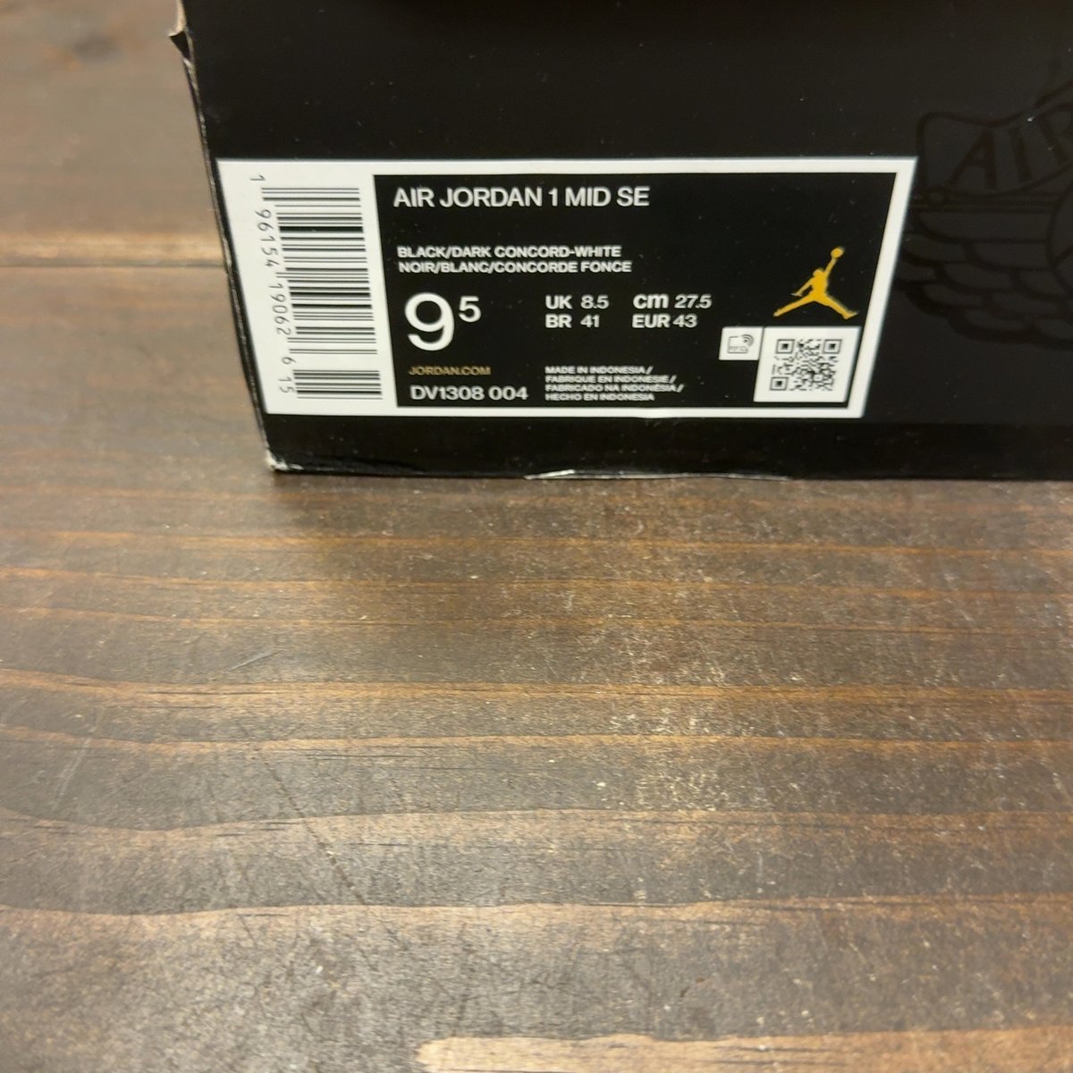 Jordan 1 Mid SE Space Jam Size 9.5 (Pre-Owned) - aux