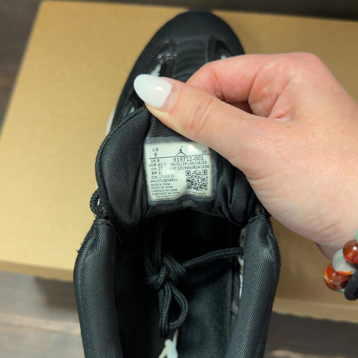 Jordan 11 Retro Low IE Craft Black White Size 9 (Pre-Owned) - aux