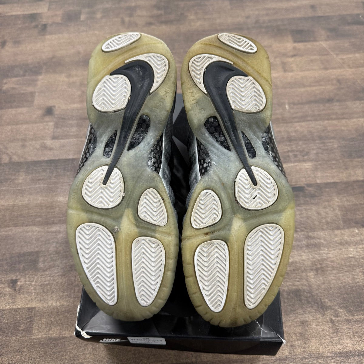 Nike Air Foamposite Pro Silver Surfer - Image 5
