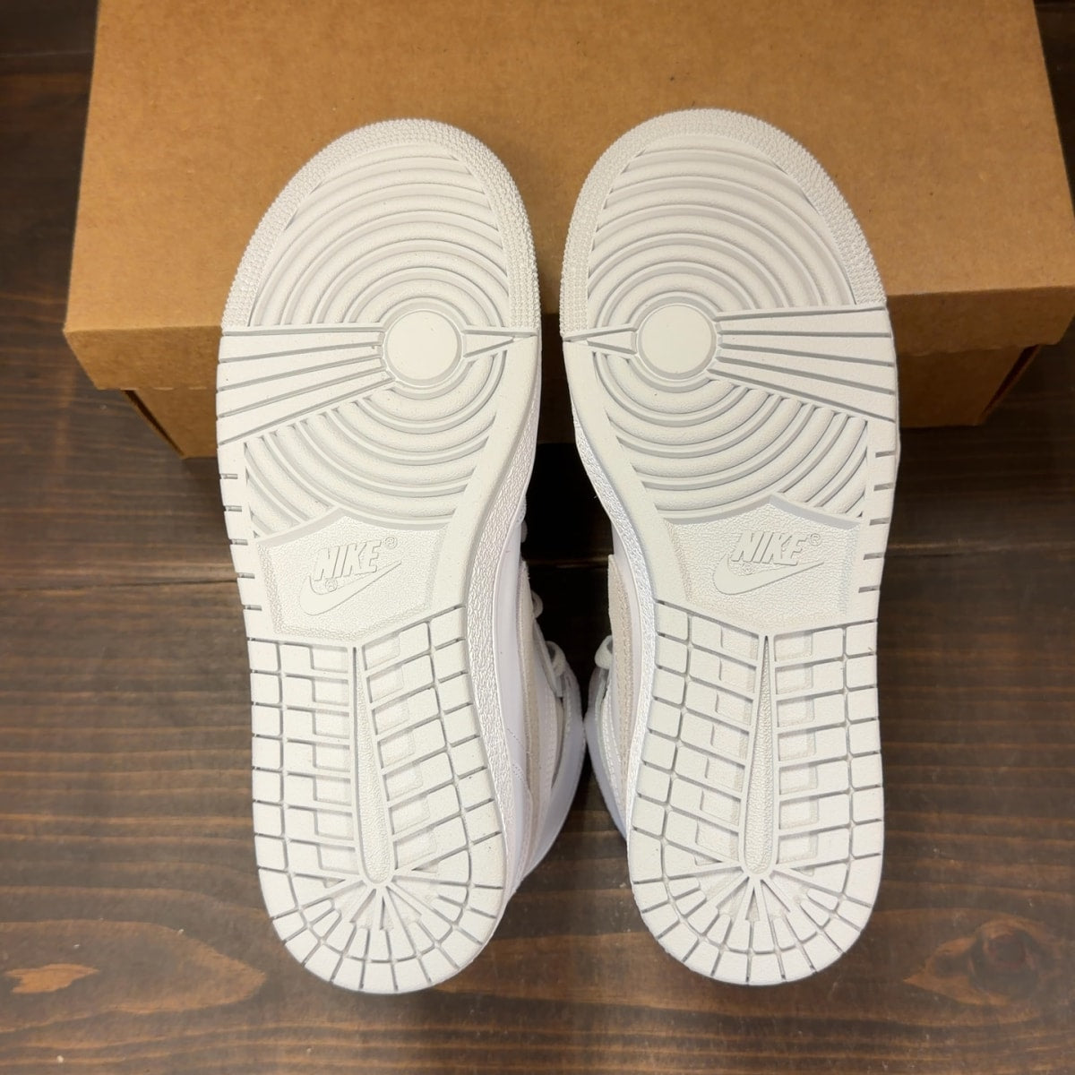 Jordan 1 Retro High '85 Neutral Grey Size 7 - Image 6