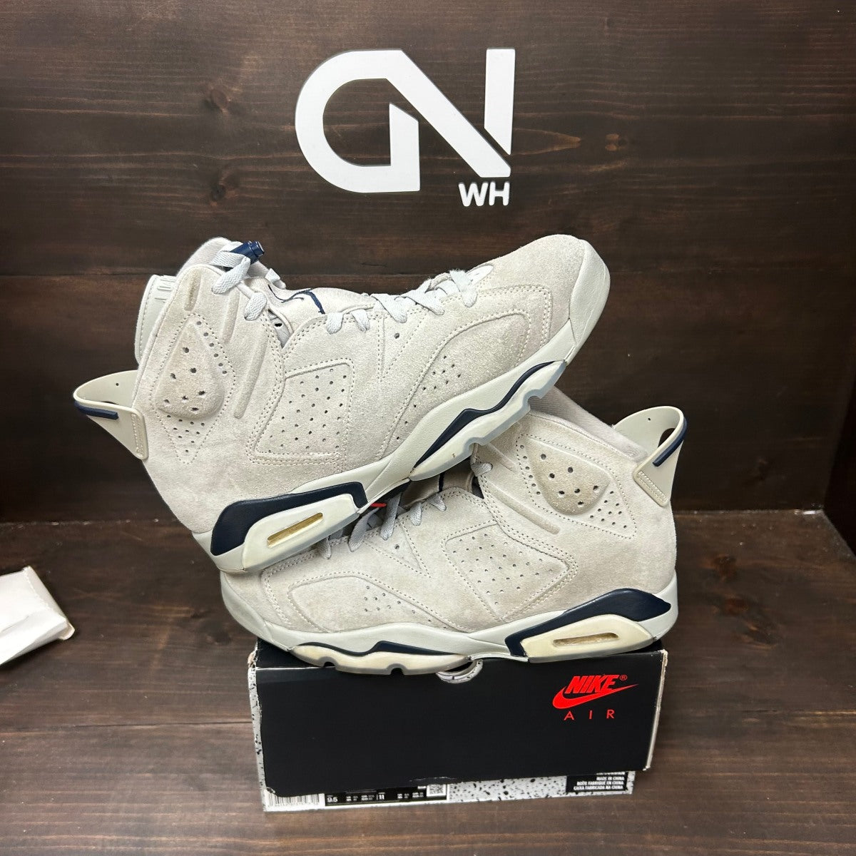 Jordan 6 Retro Georgetown (2022) Size 9.5 (Pre-Owned) - Image 1