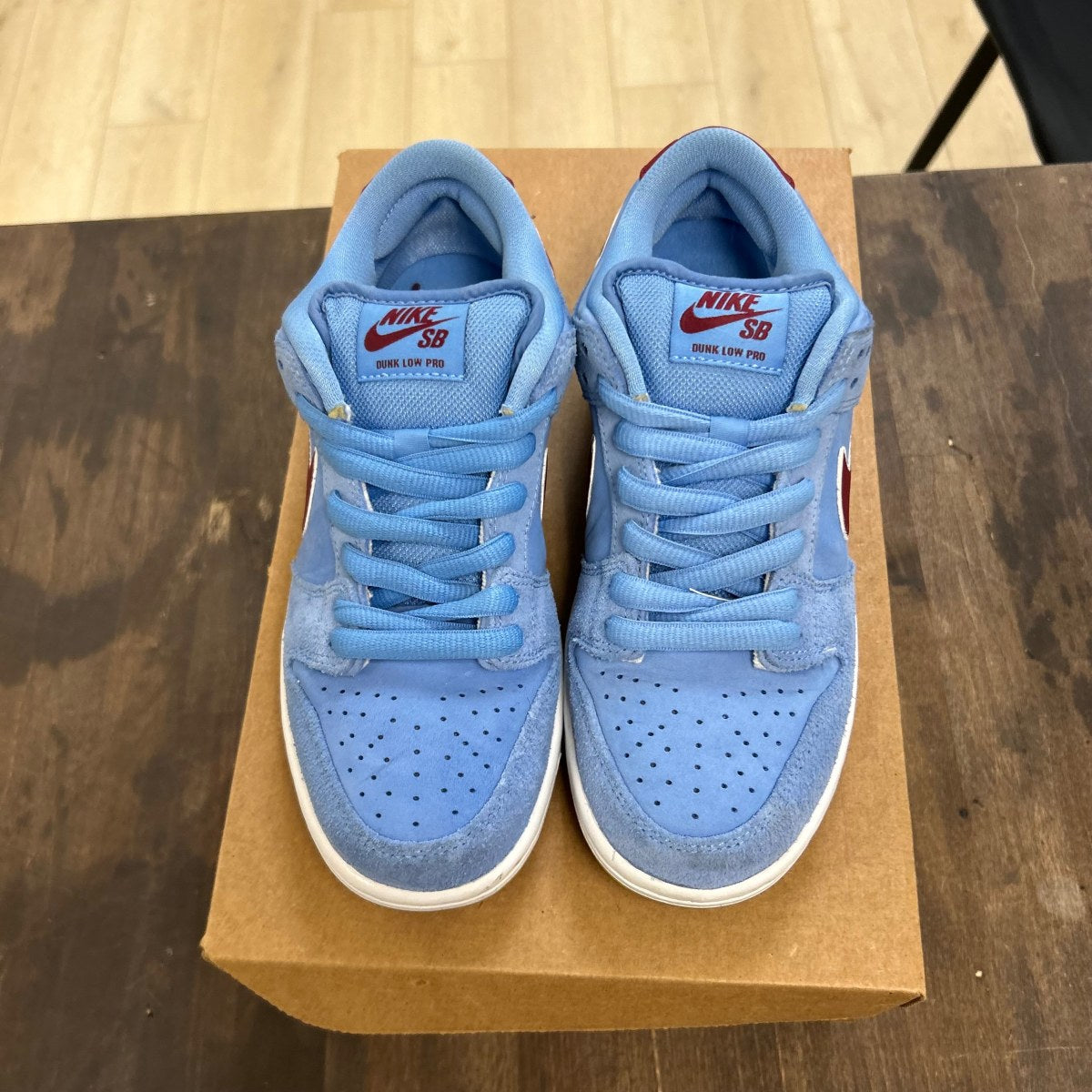 Nike SB Dunk Low Philadelphia Phillies Size 5.5 (Pre-Owned) - Image 2