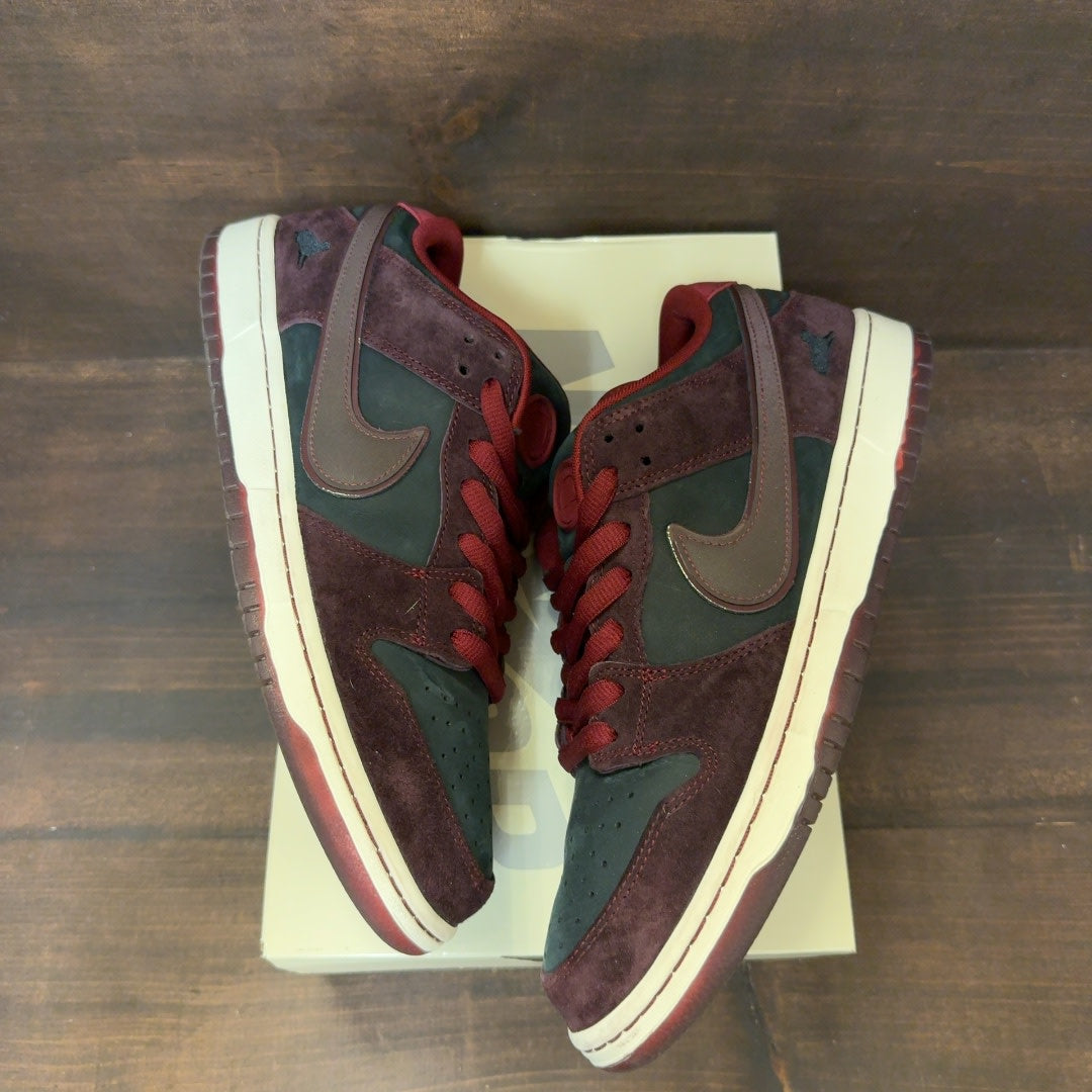 Nike SB Dunk Low Riot Skateshop Size 12 (Pre-Owned)