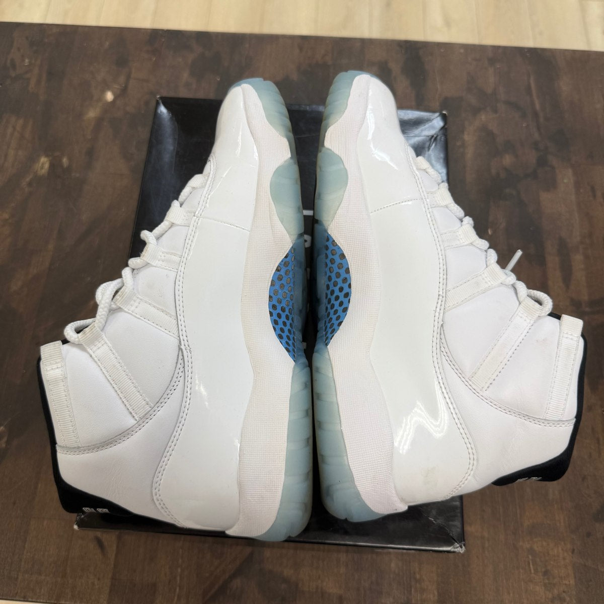 Jordan 11 Retro Legend Blue (2024) - Image 5