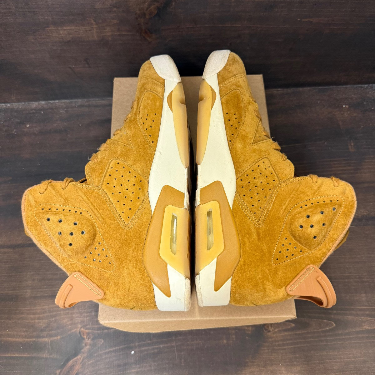 Jordan 6 Retro Wheat Size 11 (Pre-Owned) - Image 4