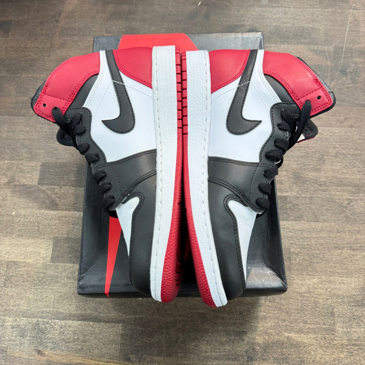 Jordan 1 Retro Black Toe (2013) (GS) - Image 2