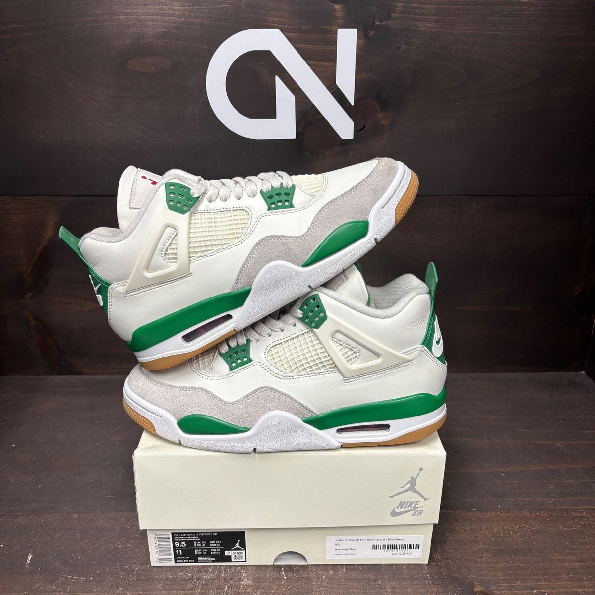 Jordan 4 Retro SB Pine Green Size 9.5 (Pre-Owned) - front