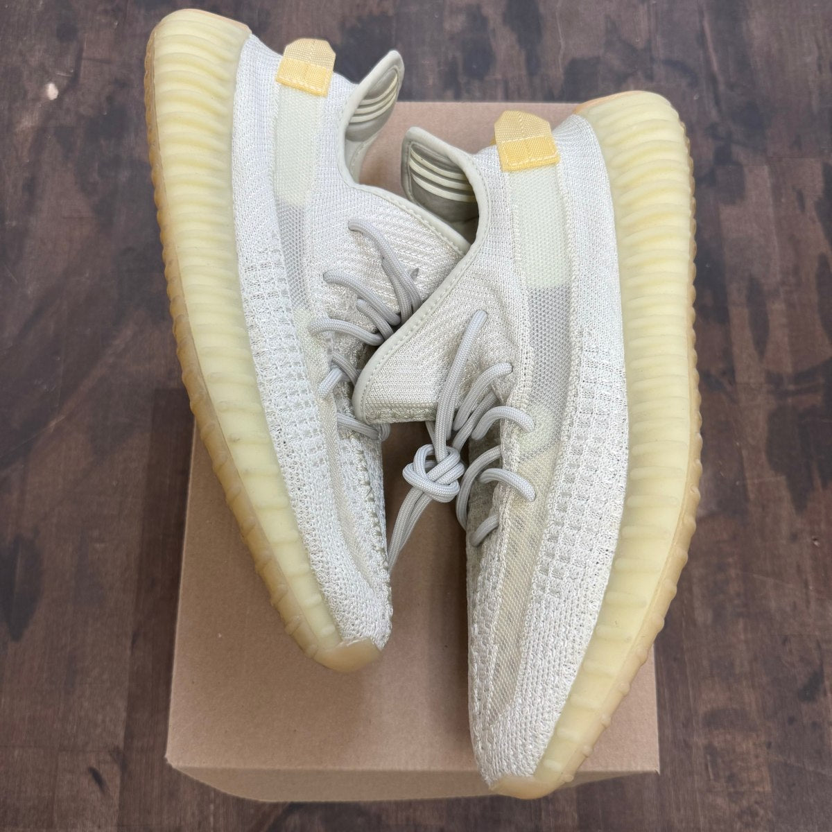 adidas Yeezy Boost 350 V2 Light Size 11 (Pre-Owned) - Image 1