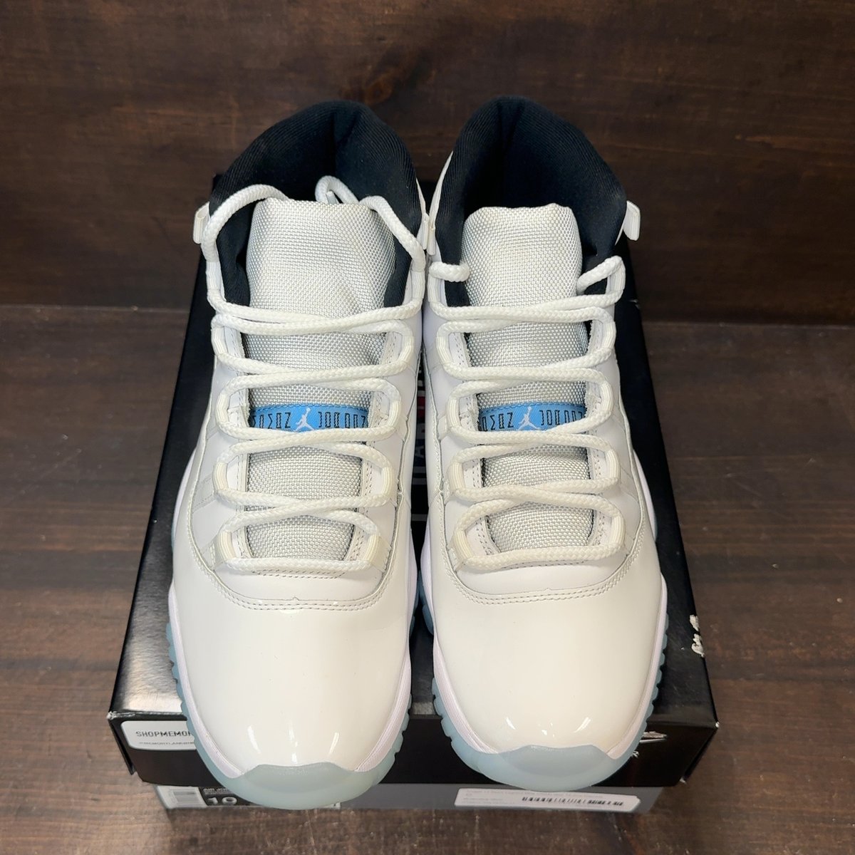 Jordan 11 Retro Legend Blue (2024) Size 10 (Pre-Owned) - tag