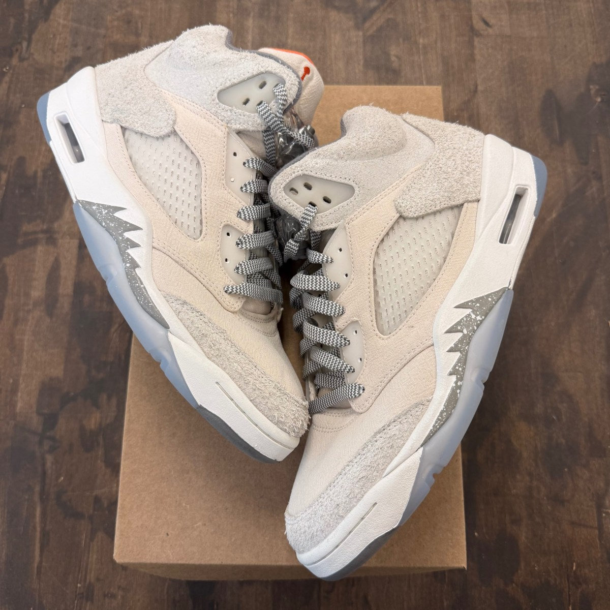 Jordan 5 Retro SE Craft Light Orewood Brown Size 9.5 (Pre-Owned) - Image 1