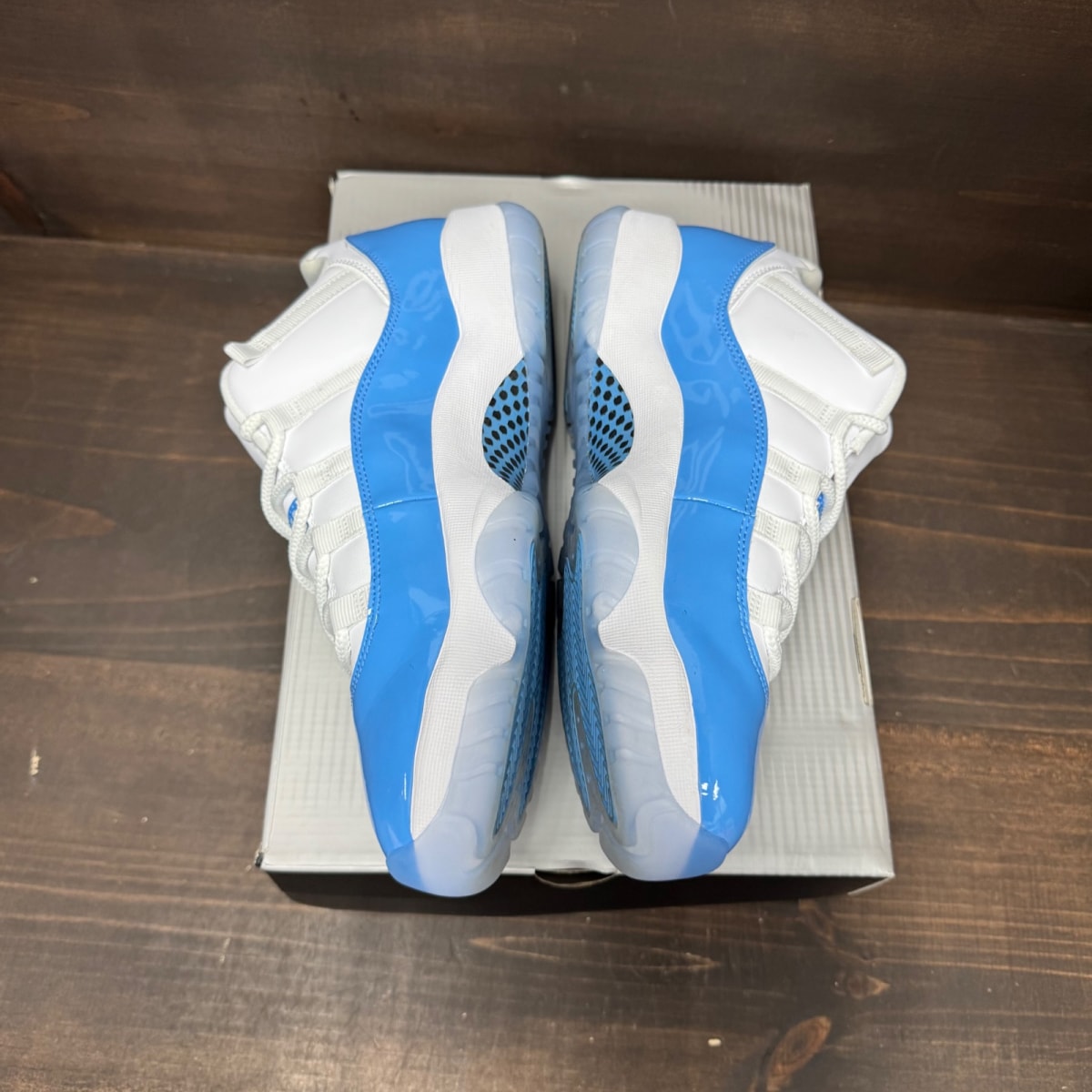 Jordan 11 Retro Low University Blue (2026) - Image 4