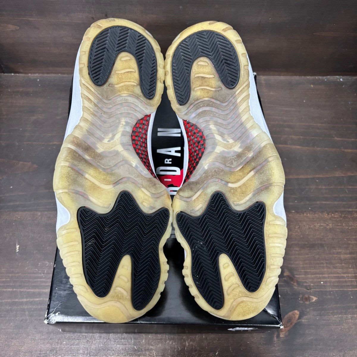Jordan 11 Retro Low 72-10 - Image 6