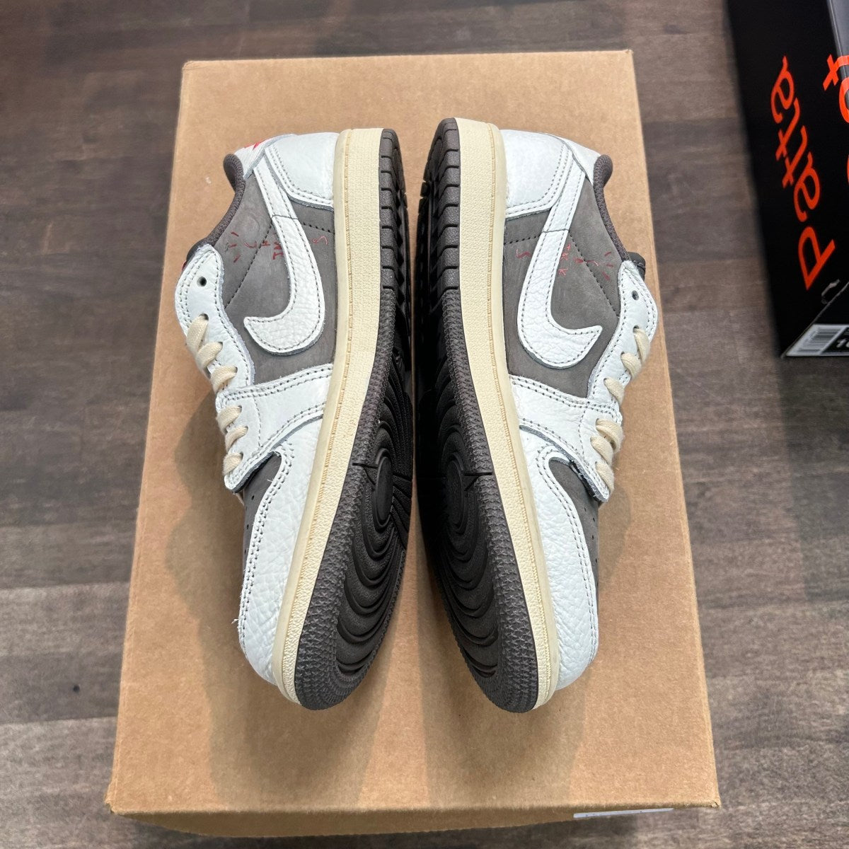 Jordan 1 Retro Low OG SP Travis Scott Reverse Mocha (PS) Size 3Y (Pre-Owned) - Image 3