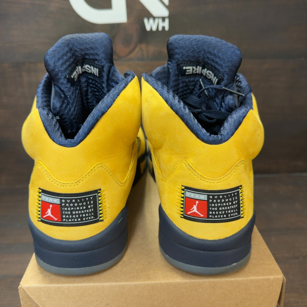 Jordan 5 Retro Michigan (2019) Size 12 (Pre-Owned) - Image 5